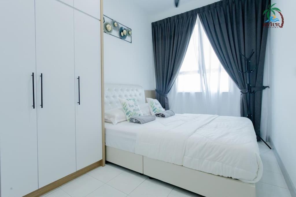 New Drawbridge Condo With Seaview And Pool Kuala Terengganu Exterior photo